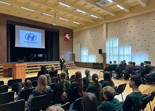 Hegelmann Team visited school children